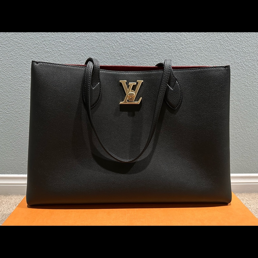 New authentic LV tote. Never used…too big and classy for my daily wear.